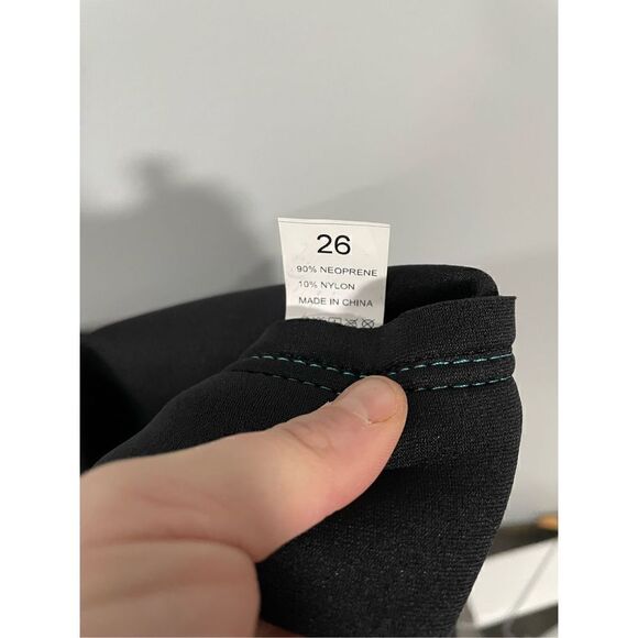 NWT Hevto Youth Neoprene Wetsuit Dive Snorkeling Swimwear Size 26 - Picture 7 of 7